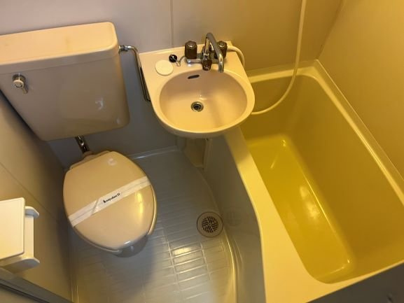 神戸市長田区寺池町３丁目のアパートの浴室