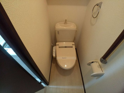 【トイレ】 | レオネクストグレイス中長尾 | 明るく清潔感のあるトイレ