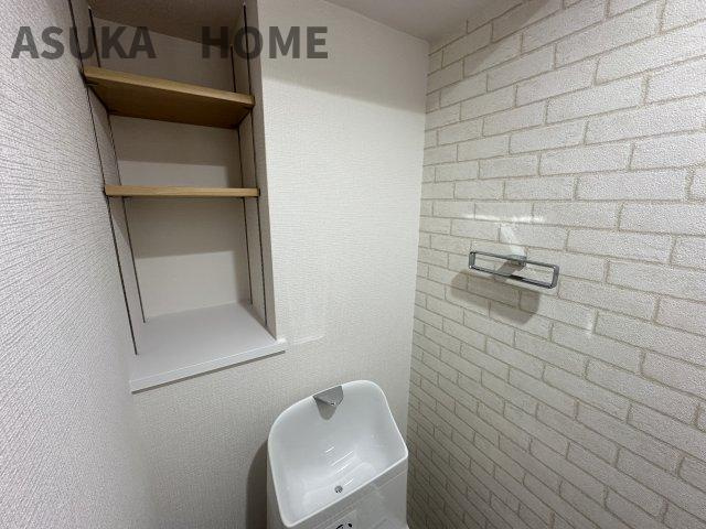 コスモ戸塚リベラヒルズA棟のトイレ|新規交換済！温水洗浄便座一体型の最新トイレ設備です。