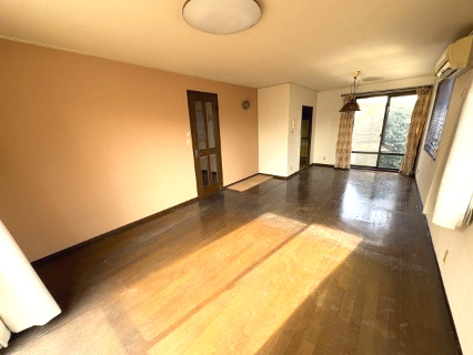 東松山市大字下野本1531-1 中古戸建の居間・リビング