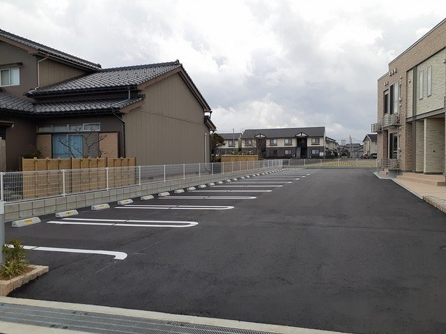 メシェルディの駐車場|駐車場に車を止められます