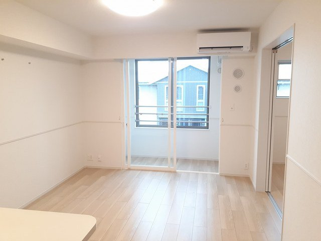 スプリング　ファインⅡの居間・リビング|ゆったりとしたリビングです