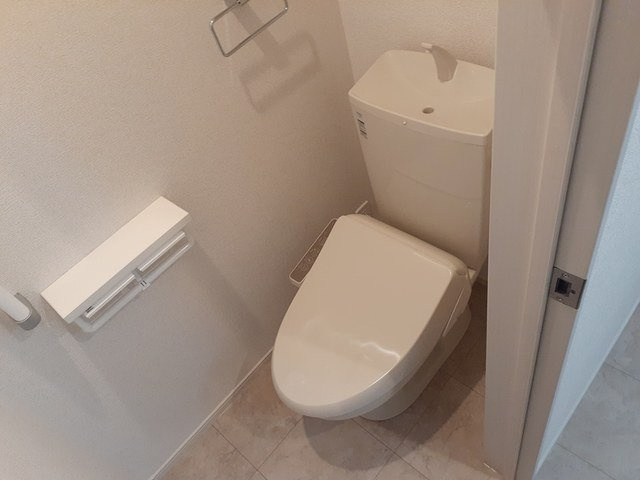 マロン　Ａのトイレ|落ち着いたトイレです