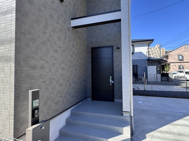 松戸市稔台３丁目新築戸建【稔台小学校：3分】のエントランス|エントランス・玄関ポーチ