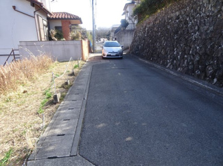 【前面道路含む現地写真】 | 川西市鼓が滝１丁目13の8　建築条件無し土地