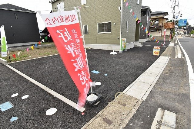 Cradlegarden　 那珂市瓜連　第14　5の駐車場|並列駐車可能なカースペースを確保。毎日のお車の出し入れがストレスなく行えます！
内覧可能です。ご予約はHPから、またお電話でも、お気軽にどうぞ。