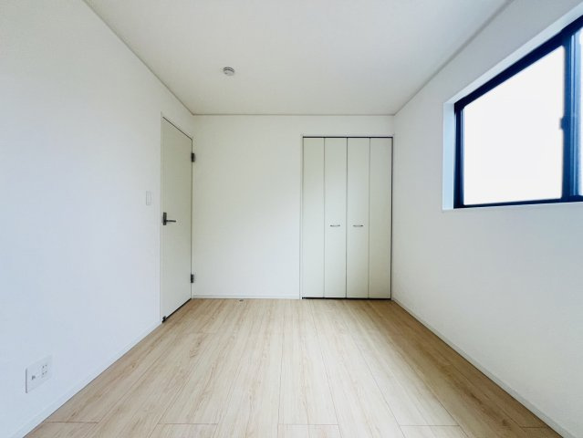 刈谷市小垣江町本郷下22番２、18の各一部『仲介手数料無料』新築戸建ての洋室