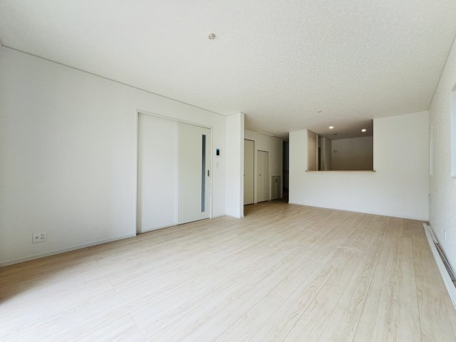 刈谷市小垣江町本郷下22番２、18の各一部『仲介手数料無料』新築戸建ての居間・リビング