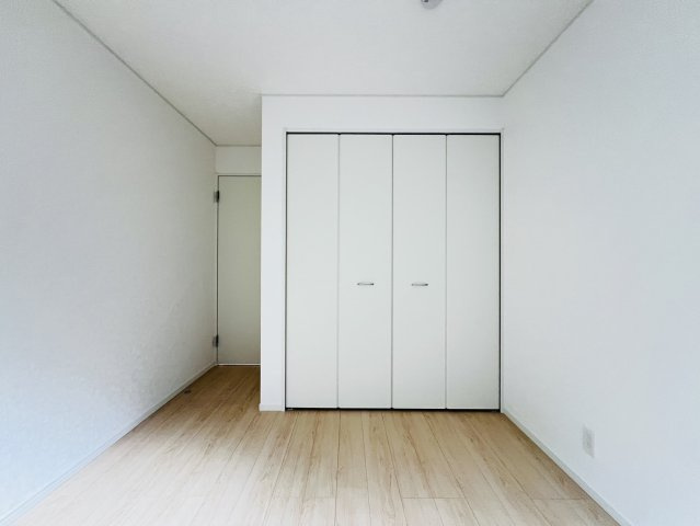 刈谷市小垣江町本郷下22番２、18の各一部『仲介手数料無料』新築戸建ての洋室