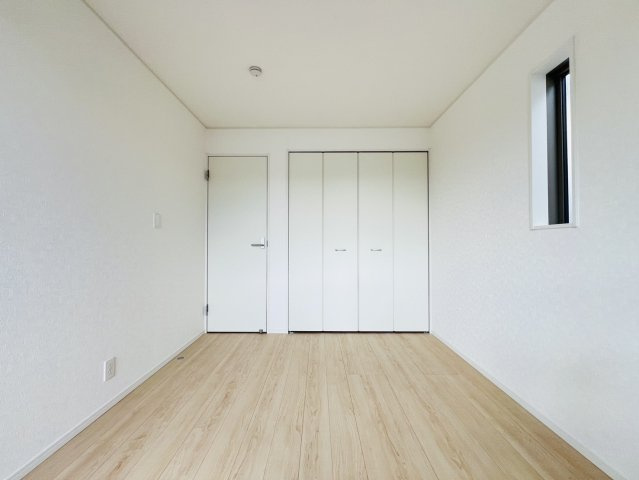 刈谷市小垣江町本郷下22番２、18の各一部『仲介手数料無料』新築戸建ての洋室