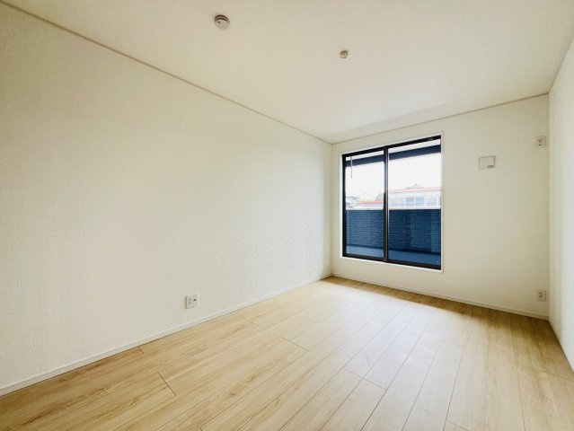 刈谷市小垣江町本郷下22番２、18の各一部『仲介手数料無料』新築戸建ての洋室