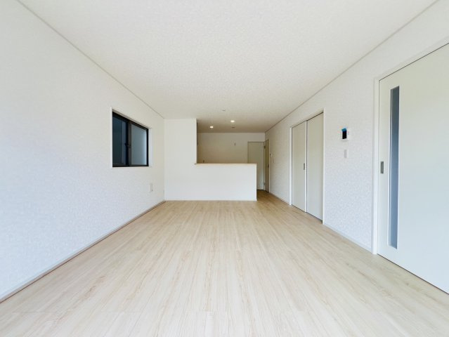 刈谷市小垣江町本郷下22番２、18の各一部『仲介手数料無料』新築戸建ての居間・リビング