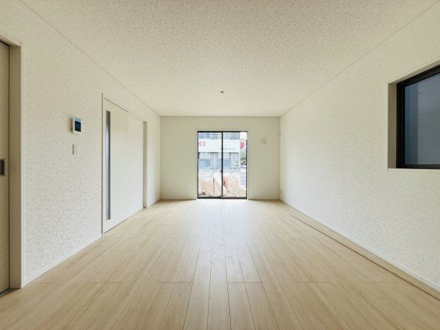 刈谷市小垣江町本郷下22番２、18の各一部『仲介手数料無料』新築戸建ての居間・リビング