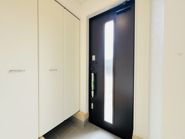 刈谷市小垣江町本郷下22番２、18の各一部『仲介手数料無料』新築戸建ての玄関