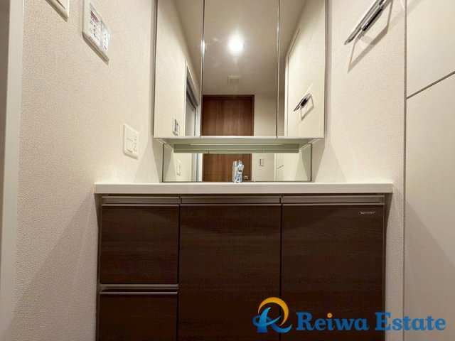 リストレジデンス茅ヶ崎の独立洗面台