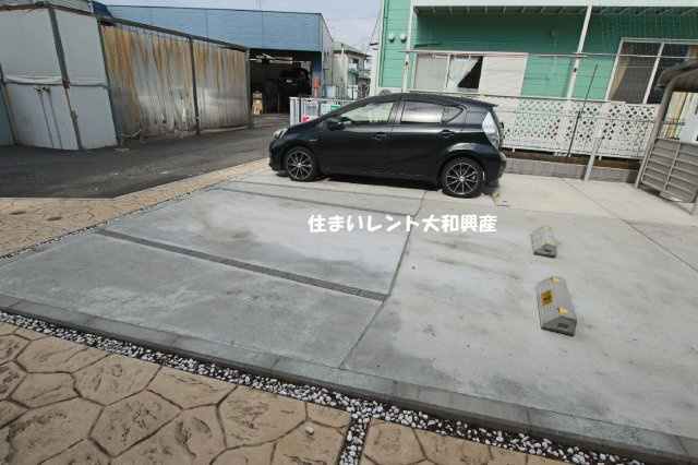 メゾン・ド・クレールの駐車場