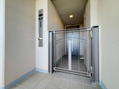 【玄関】 | モンセーヌ蛍池ステーションサイド