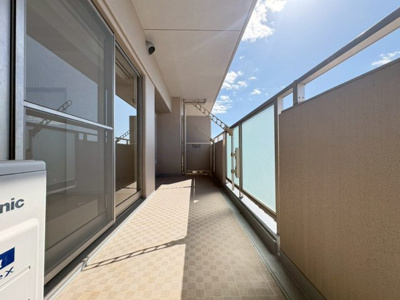 【バルコニー】 | モンセーヌ蛍池ステーションサイド