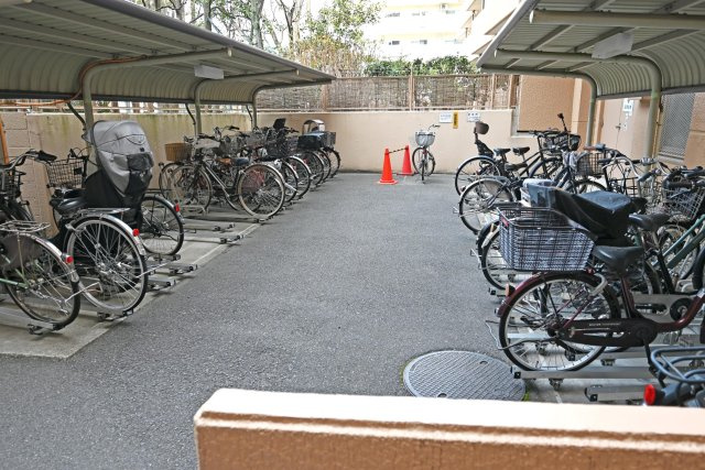 吹田ロイヤルマンションの駐車場|駐輪場◎