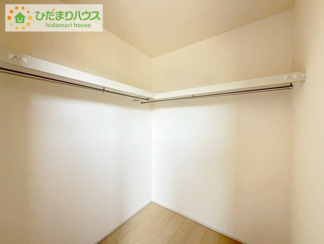 日立市相田町5期　新築戸建の収納|"ママに人気のウォークインクローゼット付き！
コートやジャケットはもちろん、季節物や布団なども全部収納できちゃいます(^^)/"