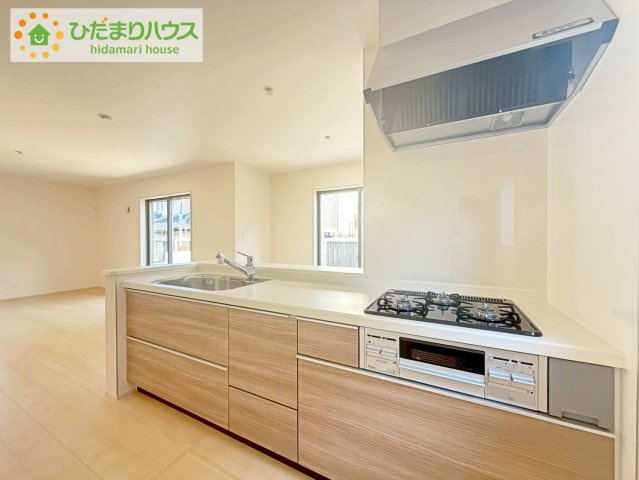 日立市相田町5期　新築戸建のキッチン|リビングを見渡せるキッチンはお子様を見ながらでも料理が出来て安心ですね☆
