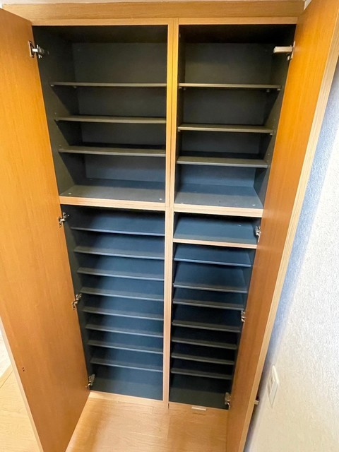 ヴィラージュさくらの玄関|★シューズＢＯＸ★