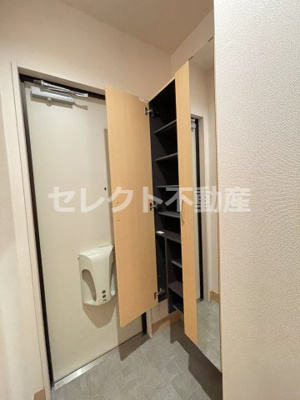 【玄関】 | ガーディアン五万石町 | 【ガーディアン五万石町】103 玄関