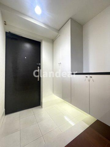 グランシティユーロレジデンス瑞江の玄関|ドキドキの新生活も、安心してスタート。ぴったりの住まいを見つけませんか？クランディアが一緒に住まい選びをサポートします‼　まずは、お気軽にお問合せください　＃クランディア