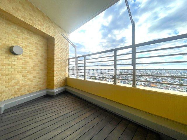 グランシティユーロレジデンス瑞江のバルコニー|ドキドキの新生活も、安心してスタート。ぴったりの住まいを見つけませんか？クランディアが一緒に住まい選びをサポートします‼　まずは、お気軽にお問合せください　＃クランディア