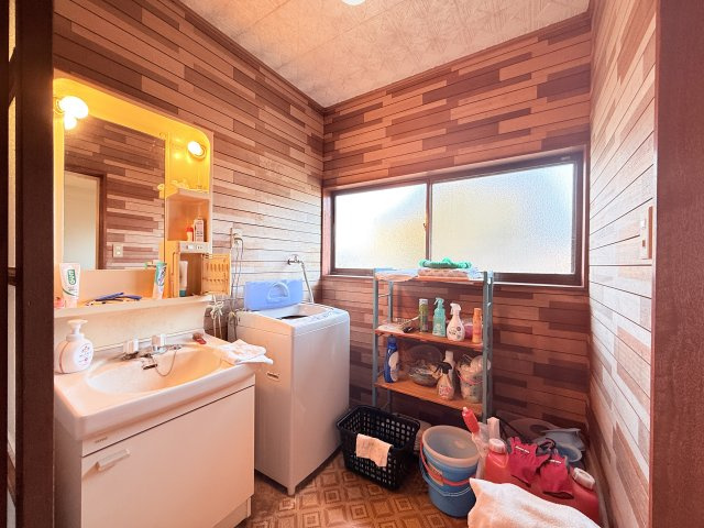 大洗町大貫町平屋中古戸建の独立洗面台