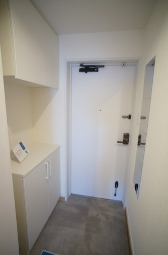 レジデンス南大塚スクエアの玄関