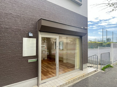 【エントランス】 | 能登町　貸店舗・事務所 | 清潔なエントランスです