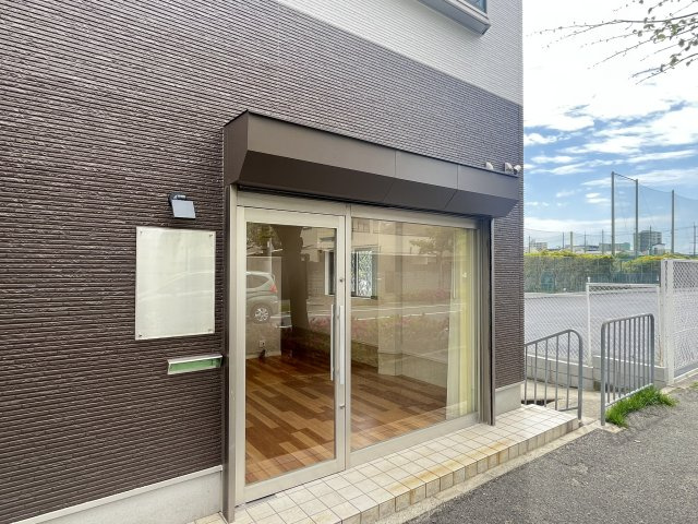 【エントランス】 | 能登町　貸店舗・事務所 | 清潔なエントランスです