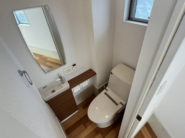 【トイレ】 | 能登町　貸店舗・事務所 | 落ち着いた色調のトイレです