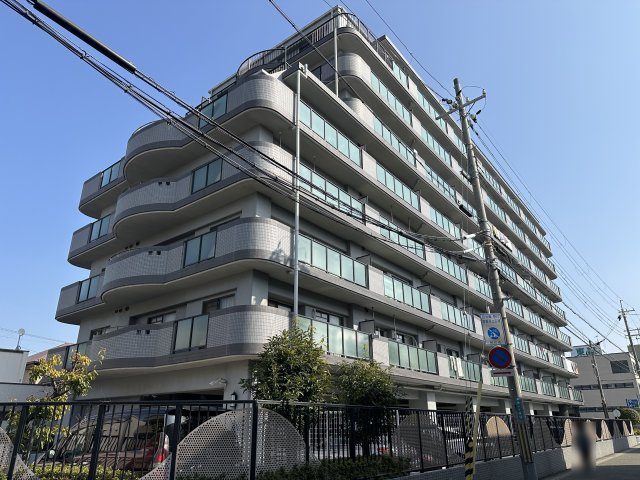 プレステージ大久保駅前の外観