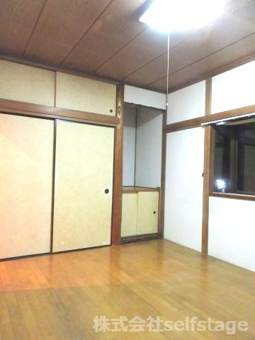 武蔵村山市神明３丁目の一戸建ての居間・リビング