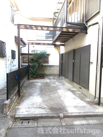 武蔵村山市神明３丁目の一戸建ての駐車場