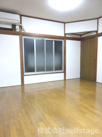 武蔵村山市神明３丁目の一戸建ての居間・リビング