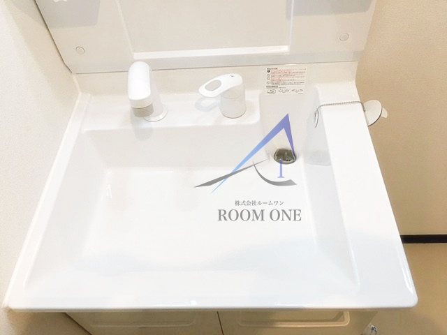 リヴェール要町の洗面所|独立洗面台です。