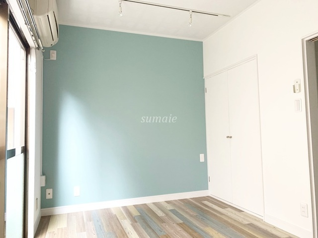 クレードルイダの居間・リビング|アクセントクロスがおしゃれ☆彡