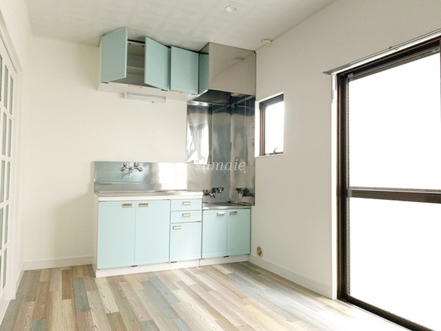 クレードルイダの洋室|嬉しい♪キッチン横の窓です！！