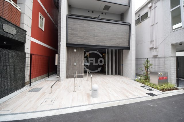 TAT LYON TIMBER TOWNのエントランス|TAT LYON TIMBER TOWN　エントランス