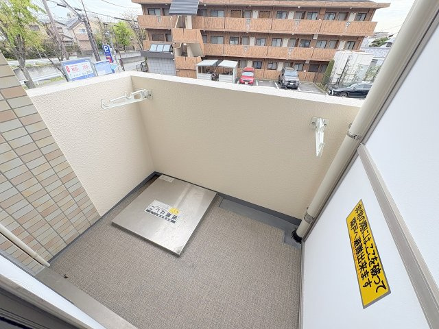 アザリア山本駅前のバルコニー|開放的で明るい空間を演出してくれるバルコニーです