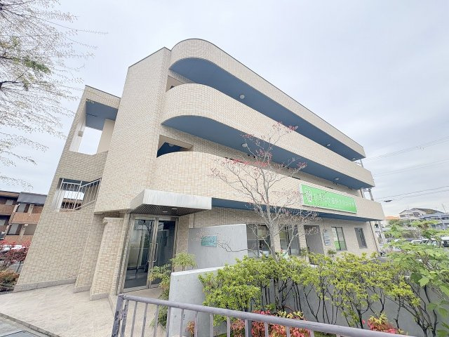アザリア山本駅前の外観|外観もきれいです