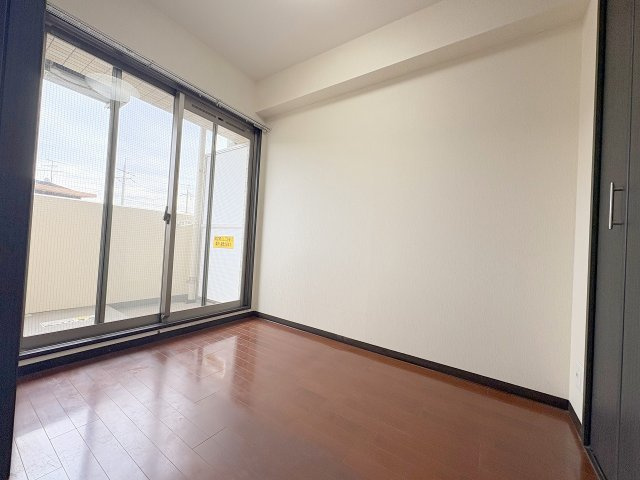 アザリア山本駅前の居間・リビング|ゆったりとした居間です