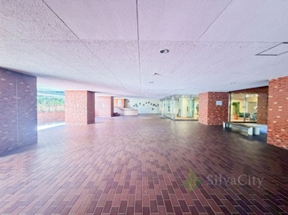 【エントランス】 | シャンボール三田 | エントランス