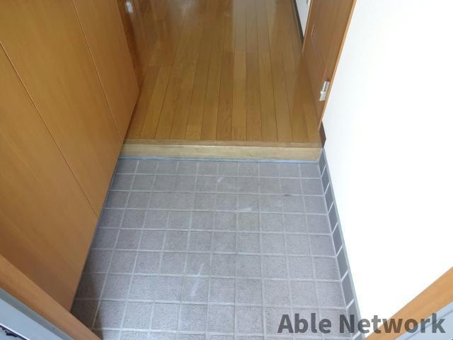 スプリームつつい.Ⅱの玄関|シューズボックス付きですっきり玄関