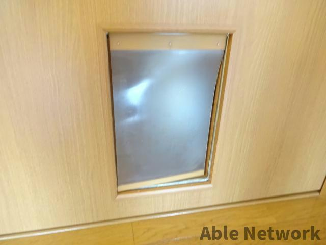 スプリームつつい.Ⅱの内装|ペット用ドア