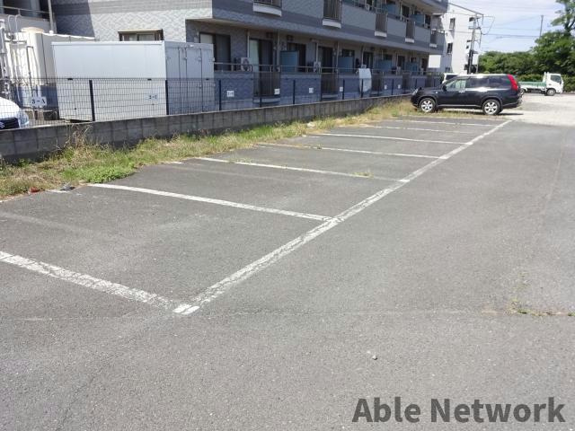 スプリームつつい.Ⅱの駐車場