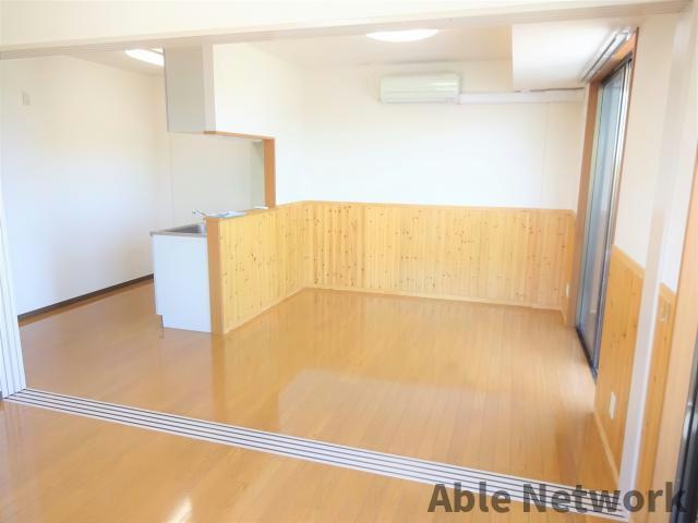 スプリームつつい.Ⅱの居間・リビング|９．５帖のリビング